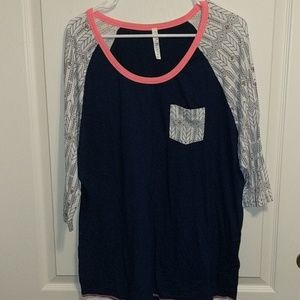 Crushing hearts baseball top